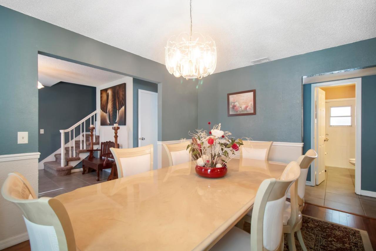 Tampa Bay Pool Home With Heated Pool 브랜던 외부 사진