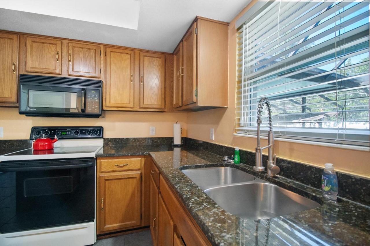 Tampa Bay Pool Home With Heated Pool 브랜던 외부 사진